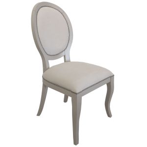 Cadeira Medalhão Delicate com Tachas