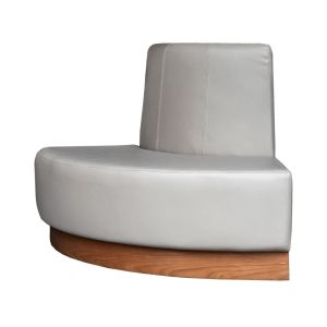 sofá modulado com cores claras