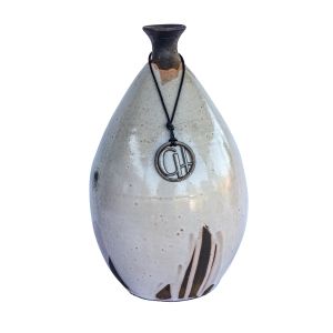 vaso de cerâmica branco artezanal   pintado  a mao